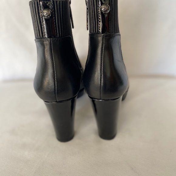 Donald Pliner Bootie - Picture 3 of 4